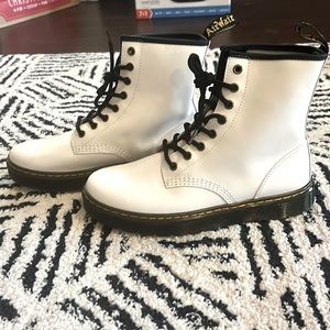 White Dr Martens Zavala size 7 - New